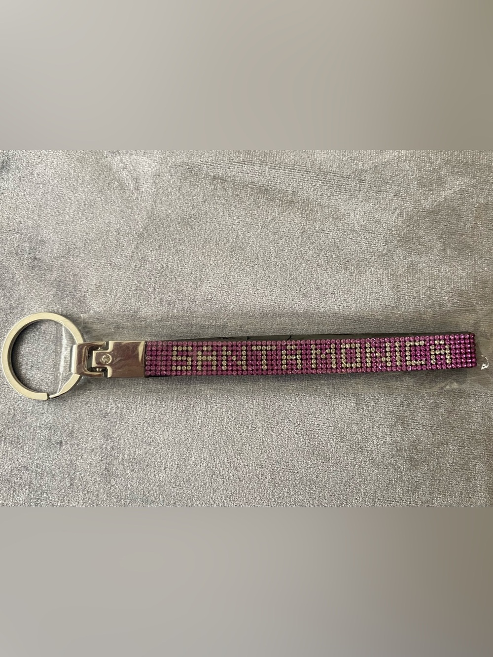 BRAND NEW! Pink rhinestone keychain